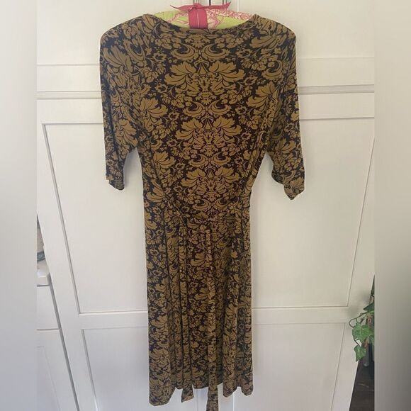 ATHLETA Black Gold Brocade Print Dress Soft & Stretchy Medium 95% Viscose - Picture 6 of 10